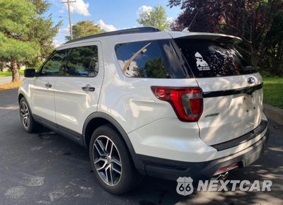 Trzecie zdjęcie samochodu z tyłu: 2019 FORD EXPLORER SPORT VIN:1FM5K8GT1KGB51949 - miniatura