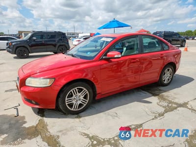 2010 VOLVO S40 2.4I YV1390MS3A2492036 - główne zdjęcie licytacji z USA - miniatura