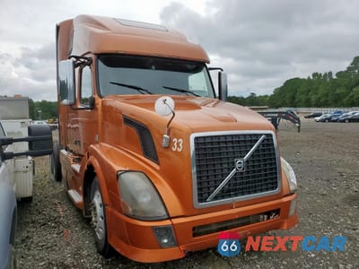 2012 VOLVO VN VNL 4V4NC9EH2CN537366 - główne zdjęcie licytacji z USA - miniatura