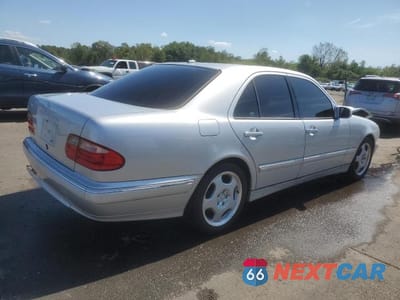 Trzecie zdjęcie samochodu z tyłu: 2001 MERCEDES-BENZ E 430 VIN:WDBJF70J61B188595 - miniatura