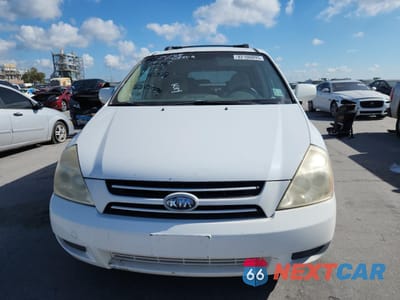Piąte zdjęcie samochodu w środku: 2007 KIA SEDONA EX VIN:KNDMB233X76183847 - miniatura