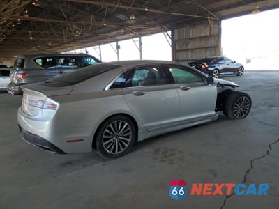 Trzecie zdjęcie samochodu z tyłu: 2019 LINCOLN MKZ VIN:3LN6L5A97KR617633 - miniatura