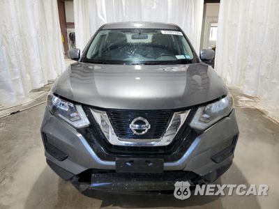 Piąte zdjęcie samochodu w środku: 2017 NISSAN ROGUE S VIN:KNMAT2MV5HP524597 - miniatura