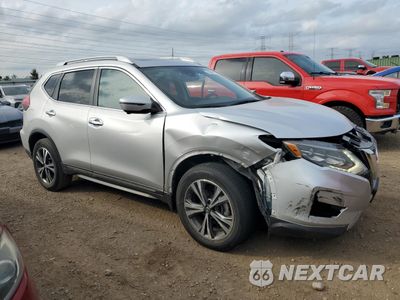 Czwarte zdjęcie samochodu z boku: 2017 NISSAN ROGUE SV VIN:5N1AT2MV5HC842562 - miniatura