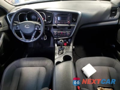 Zdjęcie 8 z 12 samochodu: 2011 KIA OPTIMA LX VIN:KNAGM4A78B5195578 - miniatura