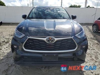 Piąte zdjęcie samochodu w środku: 2023 TOYOTA HIGHLANDER L VIN:5TDKDRBHXPS026701 - miniatura