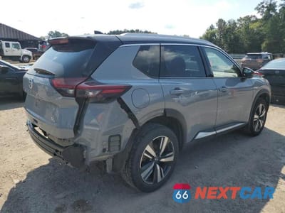 Trzecie zdjęcie samochodu z tyłu: 2021 NISSAN ROGUE SL VIN:JN8AT3CA7MW019394 - miniatura