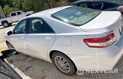 Trzecie zdjęcie samochodu z tyłu: 2011 TOYOTA CAMRY BASE VIN:4T1BF3EK1BU728212 - miniatura