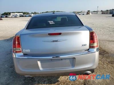 Zdjęcie 6 z 12 samochodu: 2014 CHRYSLER 300 VIN:2C3CCAAG0EH365176 - miniatura