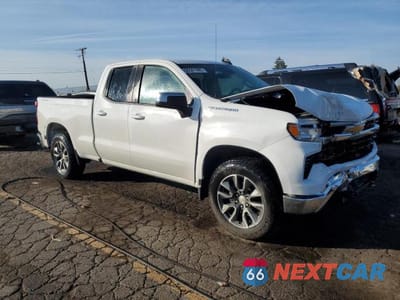 Czwarte zdjęcie samochodu z boku: 2025 CHEVROLET SILVERADO K1500 LT-L VIN:1GCRKKEK7SZ256819 - miniatura