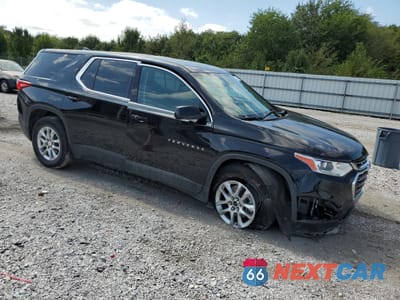 Czwarte zdjęcie samochodu z boku: 2021 CHEVROLET TRAVERSE LS VIN:1GNERFKW3MJ135786 - miniatura