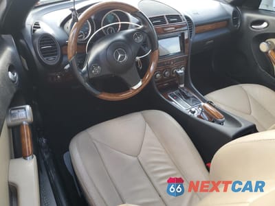 Zdjęcie 8 z 14 samochodu: 2011 MERCEDES-BENZ SLK 300 VIN:WDBWK5EA3BF238653 - miniatura