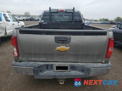 Zdjęcie 6 z 12 samochodu: 2013 CHEVROLET SILVERADO K1500 LS VIN:1GCRKREA5DZ388559 - miniatura