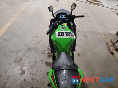 Zdjęcie 6 z 10 samochodu: 2024 KAWASAKI EX650 P VIN:ML5EXEP13RDAB5751 - miniatura