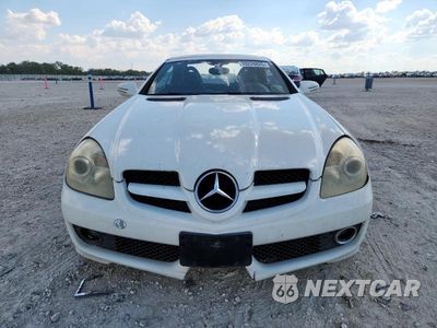 Piąte zdjęcie samochodu w środku: 2009 MERCEDES-BENZ SLK 350 VIN:WDBWK58F19F190636 - miniatura