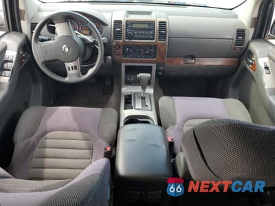 Zdjęcie 8 z 13 samochodu: 2001 NISSAN PATHFINDER LE VIN:5N1AR18W17C635919 - miniatura