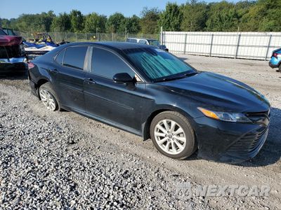 Czwarte zdjęcie samochodu z boku: 2018 TOYOTA CAMRY L VIN:4T1B11HK5JU081892 - miniatura