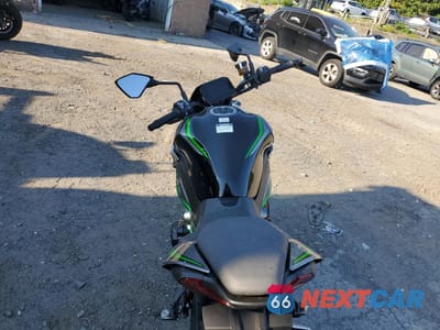 Zdjęcie 6 z 9 samochodu: 2025 KAWASAKI ZR900 T VIN:ML5ZRDT1XSDA01657 - miniatura