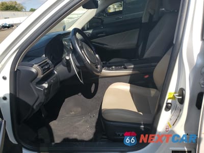 Zdjęcie 7 z 16 samochodu: 2017 LEXUS IS 300 VIN:JTHCM1D29H5022675 - miniatura