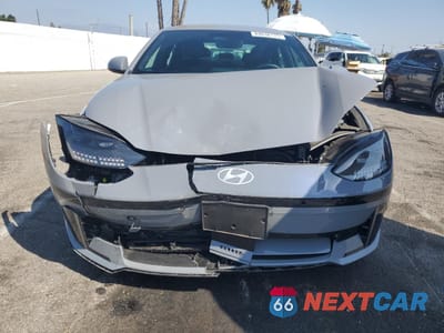 Piąte zdjęcie samochodu w środku: 2024 HYUNDAI IONIQ 6 SEL VIN:KMHM34AA1RA075364 - miniatura