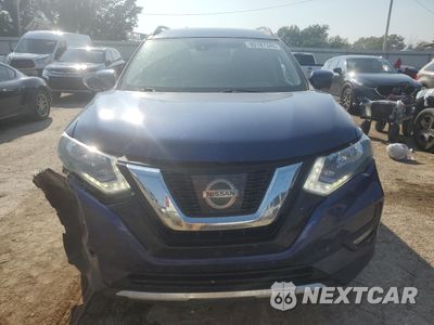 Piąte zdjęcie samochodu w środku: 2017 NISSAN ROGUE S VIN:JN8AT2MV3HW024528 - miniatura