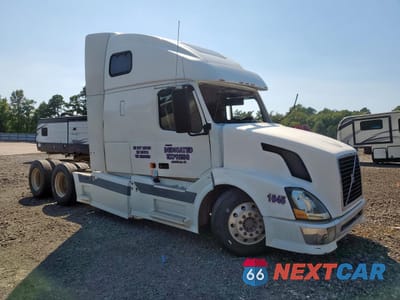 2006 VOLVO VN VNL 4V4NC9GH96N398029 - główne zdjęcie licytacji z USA - miniatura