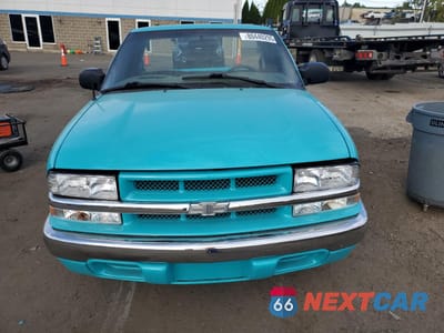Piąte zdjęcie samochodu w środku: 2000 CHEVROLET S TRUCK S10 VIN:1GCCS1443YK121566 - miniatura