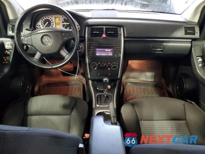 Zdjęcie 8 z 13 samochodu: 2011 MERCEDES-BENZ B200 VIN:WDDFH3DB7BJ704568 - miniatura