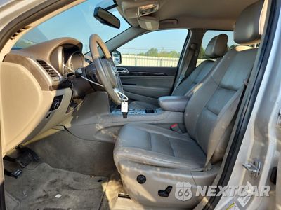 Zdjęcie 7 z 16 samochodu: 2012 JEEP GRAND CHEROKEE LAREDO VIN:1C4RJEAG3CC258626 - miniatura