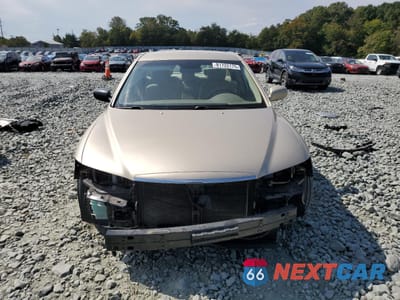 Piąte zdjęcie samochodu w środku: 2011 HYUNDAI AZERA GLS VIN:KMHFC4DD0BA532816 - miniatura