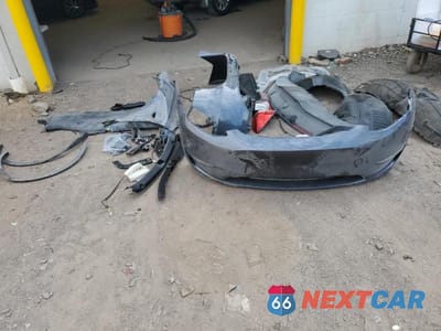 Zdjęcie 13 z 14 samochodu: 2023 TESLA MODEL Y VIN:7SAYGDEE1PA192096 - miniatura