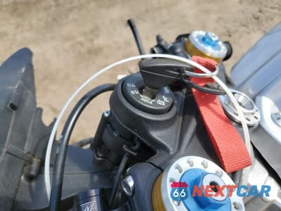 Zdjęcie 8 z 11 samochodu: 2018 APRILIA MOTORCYCLE VIN:ZD4KEU001JS001539 - miniatura