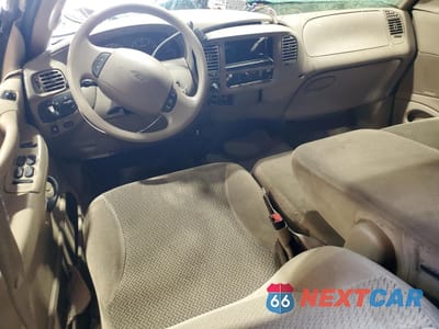 Zdjęcie 8 z 15 samochodu: 2000 FORD EXPEDITION XLT VIN:1FMRU1666YLB29122 - miniatura