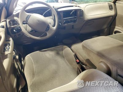Zdjęcie 8 z 15 samochodu: 2000 FORD EXPEDITION XLT VIN:1FMRU1666YLB29122 - miniatura