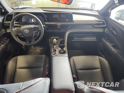 Zdjęcie 8 z 12 samochodu: 2026 TOYOTA CROWN XLE VIN:JTDAAAAF9T3038775 - miniatura