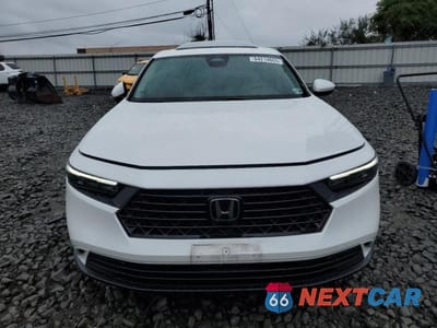 Piąte zdjęcie samochodu w środku: 2023 HONDA ACCORD EX VIN:1HGCY1F33PA010735 - miniatura