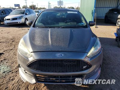 Piąte zdjęcie samochodu w środku: 2016 FORD FOCUS ST VIN:1FADP3L90GL406836 - miniatura