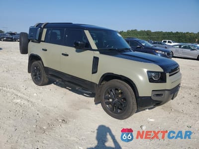 Czwarte zdjęcie samochodu z boku: 2021 LAND ROVER DEFENDER 110 X-DYNAMIC HSE VIN:SALE37RU5M2039763 - miniatura