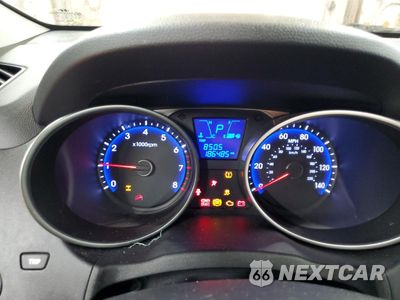 Zdjęcie 9 z 15 samochodu: 2011 HYUNDAI TUCSON GLS VIN:KM8JUCAC3BU310010 - miniatura