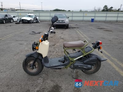 Trzecie zdjęcie samochodu z tyłu: 2024 HONDA NPS50 VIN:JH2AF5811RK203677 - miniatura