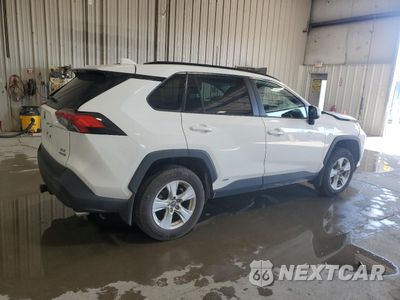 Trzecie zdjęcie samochodu z tyłu: 2021 TOYOTA RAV4 XLE VIN:4T3R6RFV1MU007635 - miniatura