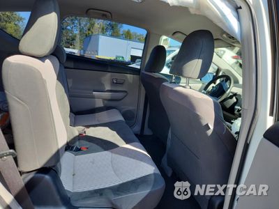 Zdjęcie 10 z 12 samochodu: 2015 TOYOTA PRIUS V VIN:JTDZN3EUXFJ029238 - miniatura
