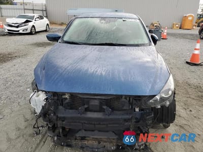 Piąte zdjęcie samochodu w środku: 2018 MAZDA 3 TOURING VIN:3MZBN1V32JM236177 - miniatura