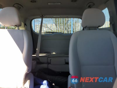 Zdjęcie 10 z 13 samochodu: 2021 KIA SEDONA LX VIN:KNDMB5C11M6663240 - miniatura