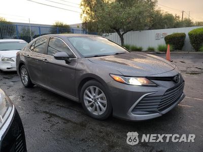 Czwarte zdjęcie samochodu z boku: 2021 TOYOTA CAMRY LE VIN:4T1C11AK5MU556444 - miniatura