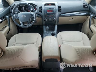 Zdjęcie 8 z 15 samochodu: 2012 KIA SORENTO BASE VIN:5XYKTDA26CG296471 - miniatura