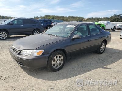 2000 TOYOTA CAMRY CE JT2BG22K8Y0403310 - główne zdjęcie licytacji z USA - miniatura