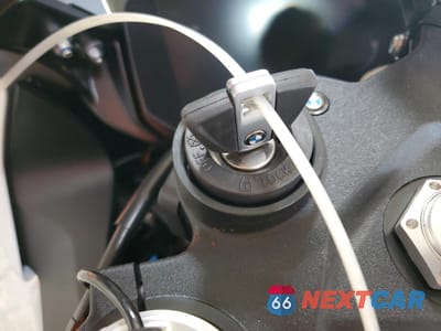 Zdjęcie 8 z 9 samochodu: 2025 BMW S 1000 RR VIN:WB10P2302S6L04172 - miniatura