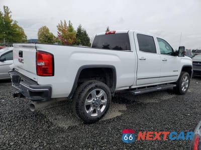 Trzecie zdjęcie samochodu z tyłu: 2019 GMC SIERRA K2500 SLT VIN:1GT12REY5KF165267 - miniatura