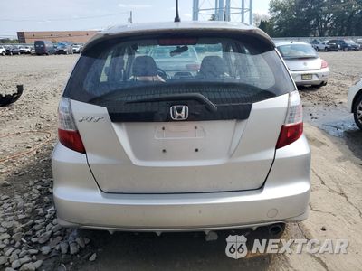 Zdjęcie 6 z 13 samochodu: 2011 HONDA FIT SPORT VIN:JHMGE8G52BC000775 - miniatura